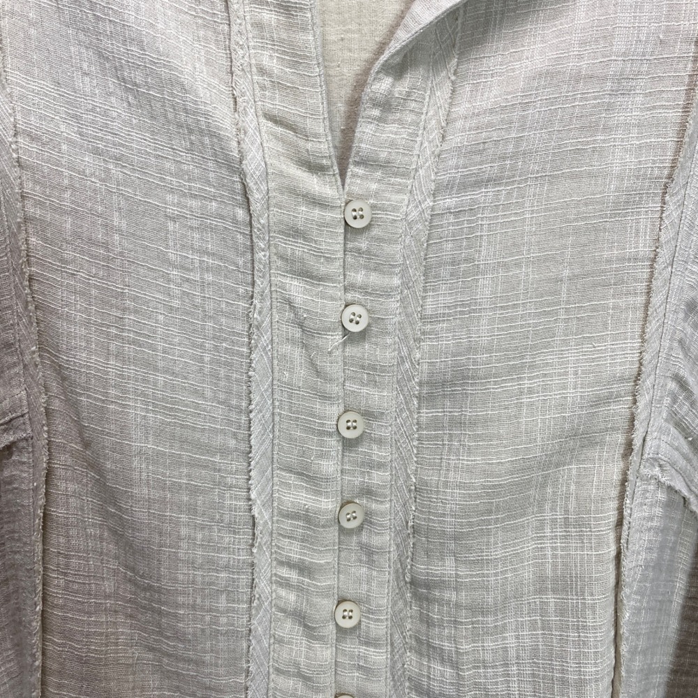 Heyson L Women's‎ Beige Long Sleeve Button Up Top Shirt Distressed Neutral Color - Picture 2 of 11